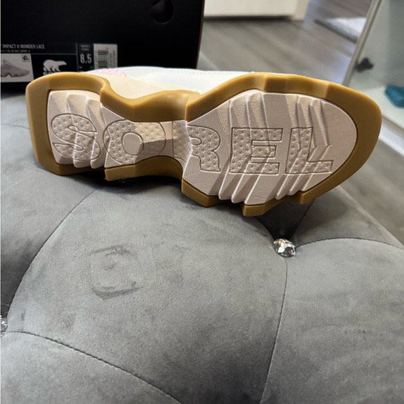 Sorel athletic shoes - Picture 4 of 4